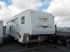BUY FLEETWOOD GEARBOX 375 FS 2005 5TH WHEEL , WSM Auctions
